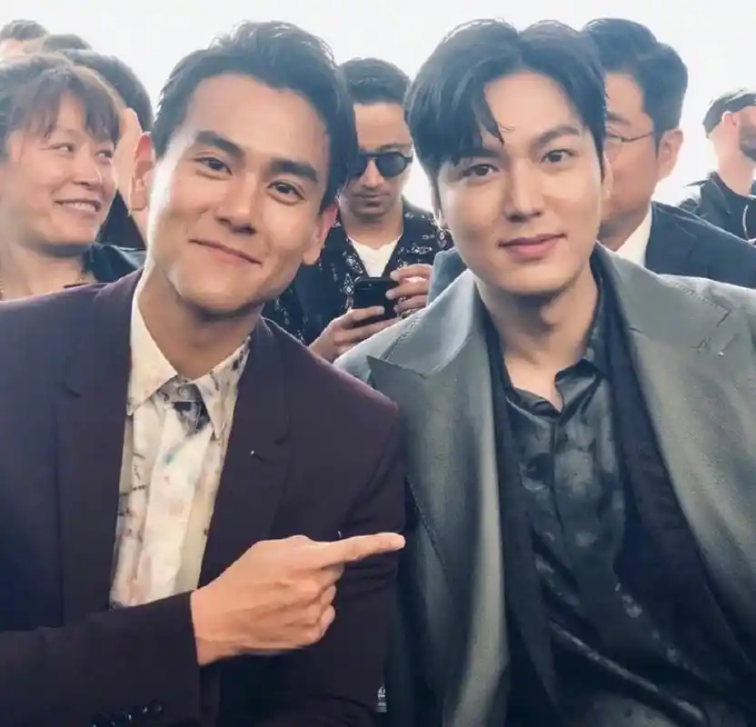 彭于晏李敏镐合照,这个时候李敏镐有点圆呀