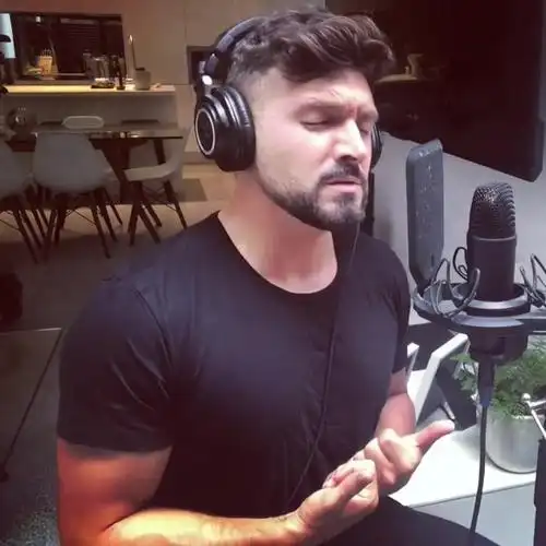 alfie arcuri翻唱骚姆热单dancing with a stranger_哔哩哔哩 (゜-゜)