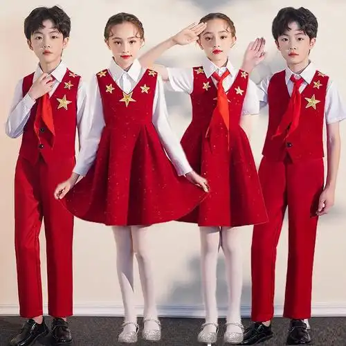 以合唱风元素为主题,设计出为表演活动的服装,甜美可爱,活泼灵动绅士