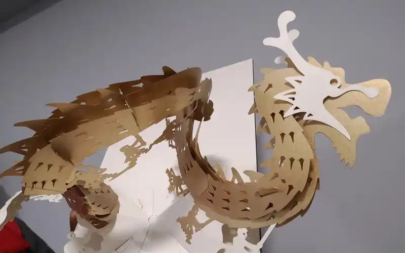 王伟老师几年前的立体纸艺作品《中国龙》