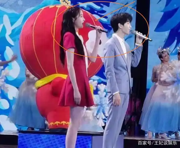 关晓彤身高172,当王俊凯晚会彩排和她同框,真实身高数据藏不住
