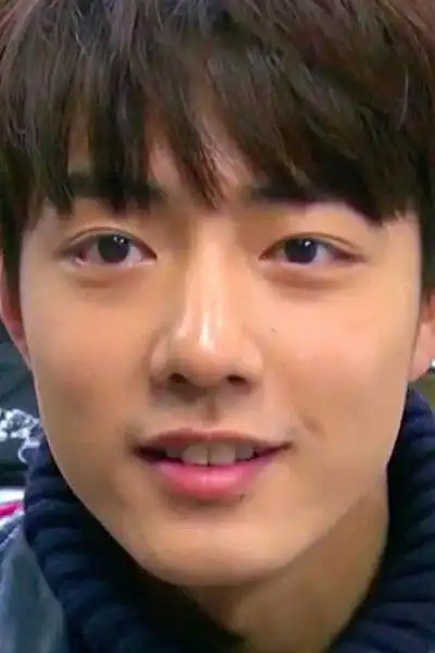 明星出道前后对比肖战肥胖王一博呆萌看到他是同一个人吗