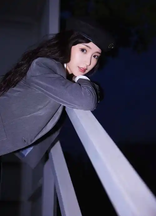 毛晓彤学生装青春活泼写真_网友_犯规_照片