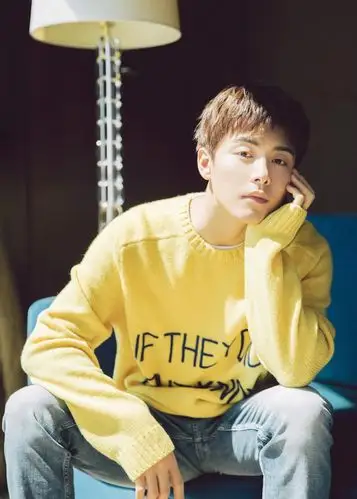 马天宇出席新剧宣传活动 黄色针织衫阳光帅气_高清图集_新浪网