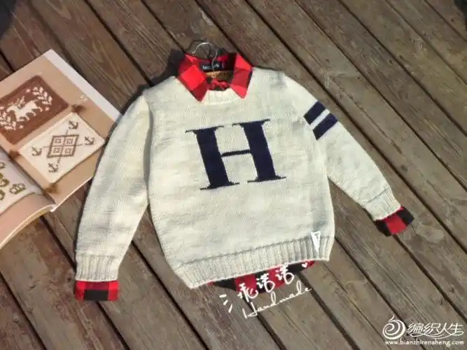 和风 男童潮搭必备款棒针字母毛衣