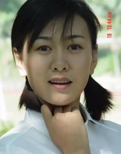 "年代戏女王"齐欢:高开低走令人唏嘘,44岁演母亲让人共情_腾讯新闻