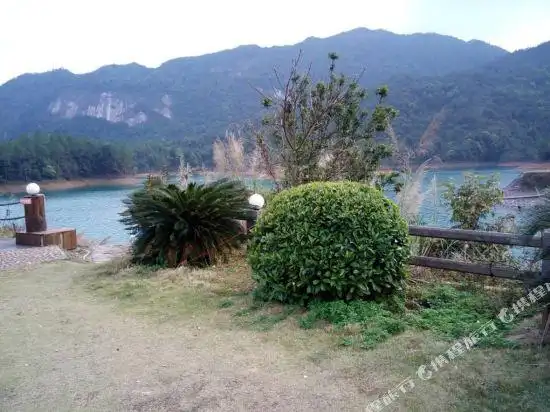 阳春八甲仙湖度假山庄