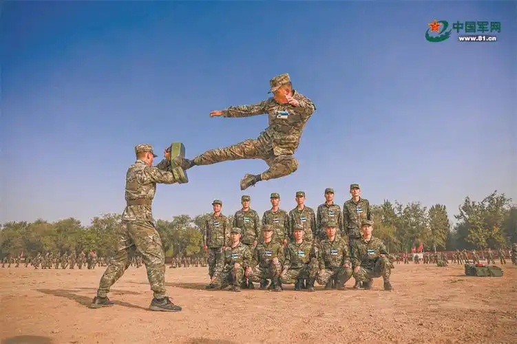 武警天津总队新兵团开展擒敌训练