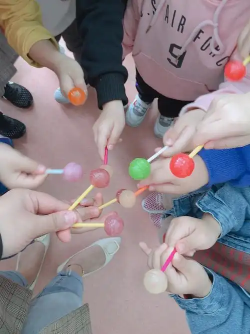 温馨提示:吃糖可以的,小朋友们最喜欢吃糖了.