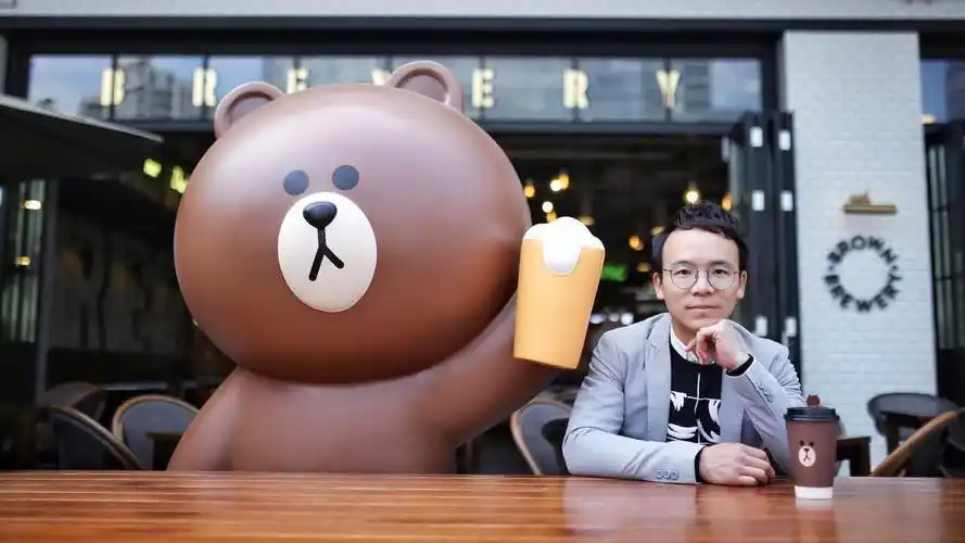 穿草鞋的小灰灰