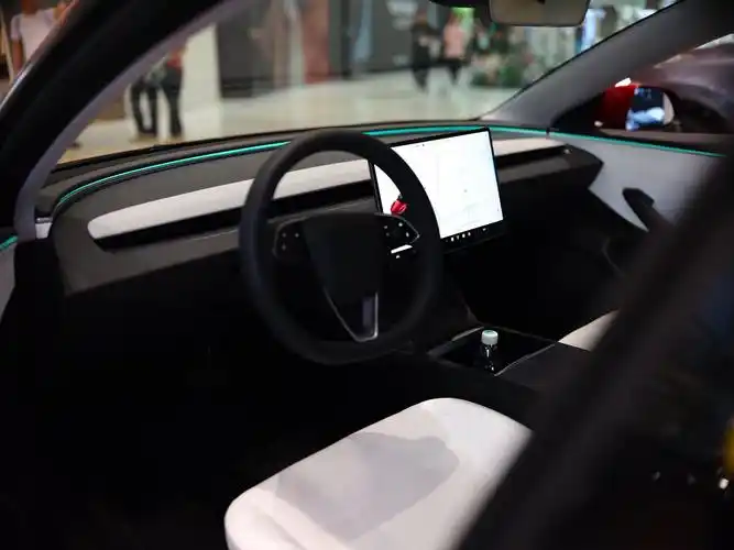 开箱特斯拉model3焕新版对models的深度模仿