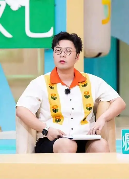 组图杜海涛变瘦后与路人合照曝光减肥成功气质变化明显