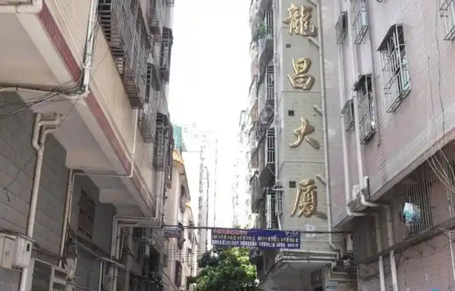 p>长龙新村位于深圳市龙岗区布吉街. /p>