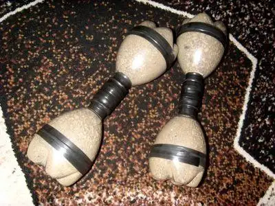 塑料瓶小手工饮料瓶变废为宝自制哑铃