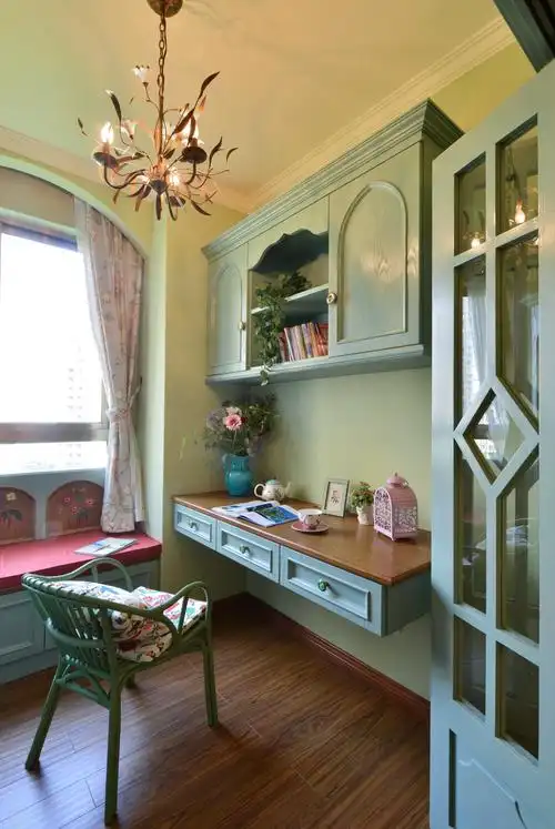 美式乡村田园风复式楼很有年代感的设计与装饰但又不失高雅