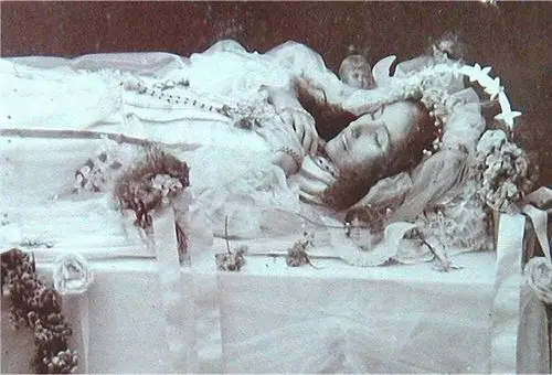 遗体艺术摄影:为了静默的灵魂