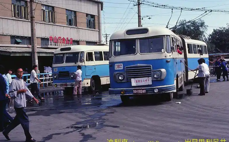 珍贵的天津无轨电车视频