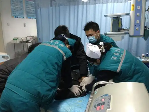 洗胃有风险君须惜生命