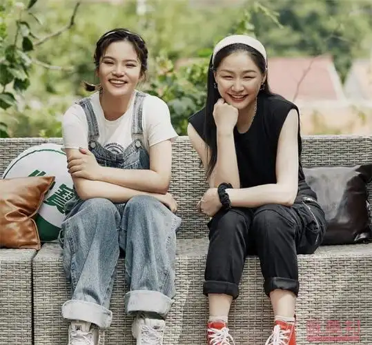 刘胜瑛为了金靖和男友分手女孩子的友情奇奇怪怪又超级可爱