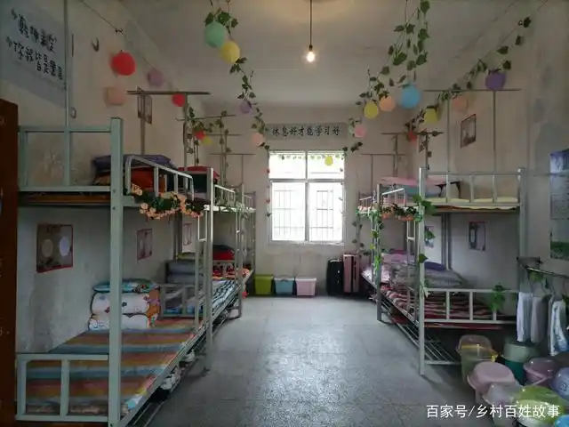 英山石镇中学开展"打造寝室文化,争得流动红旗"活动