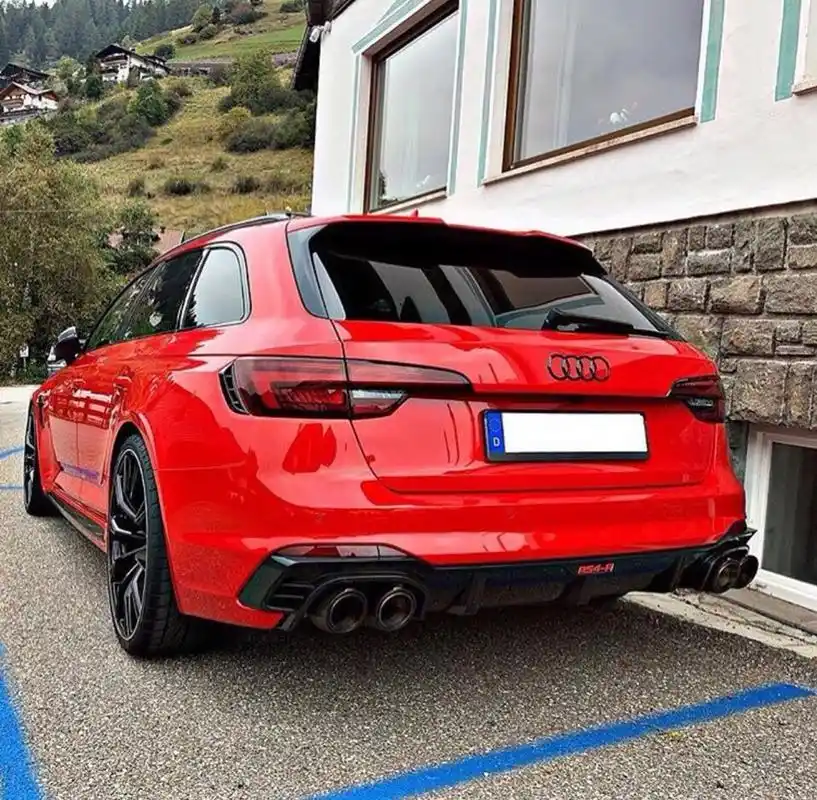 奥迪a4改装以后,回头率爆高,尾部排气夸张!