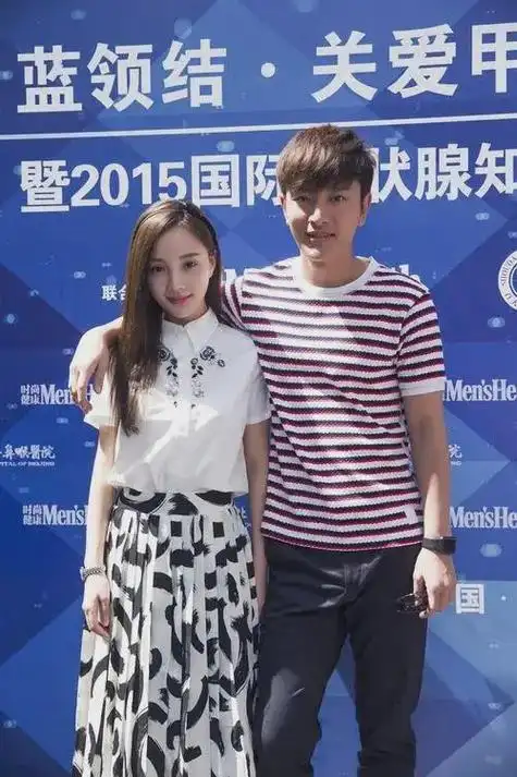 李小璐女儿甜馨cos初音未来因衣服不像被骂到退网注销微博抖音