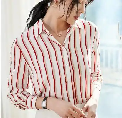 今天小编就告诉大家肩宽的女生穿什么好看,一起来看看吧!