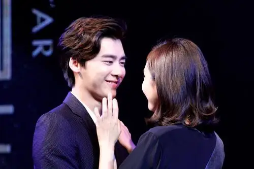 《怦然星动》剧照壁纸_李易峰与杨幂的爱情