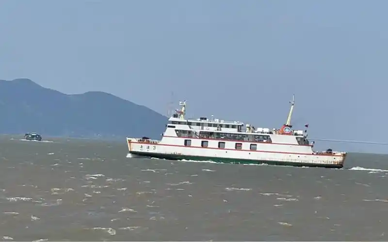 舟山渡海轮渡体验(3):海面交会舟渡3号.