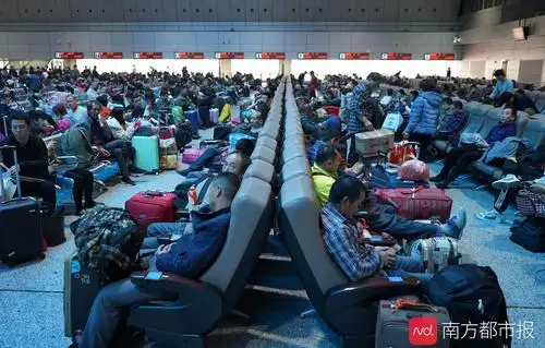春运高峰期,广州火车东站秩序井然