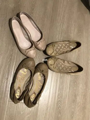 芭蕾课程更衣室鞋子