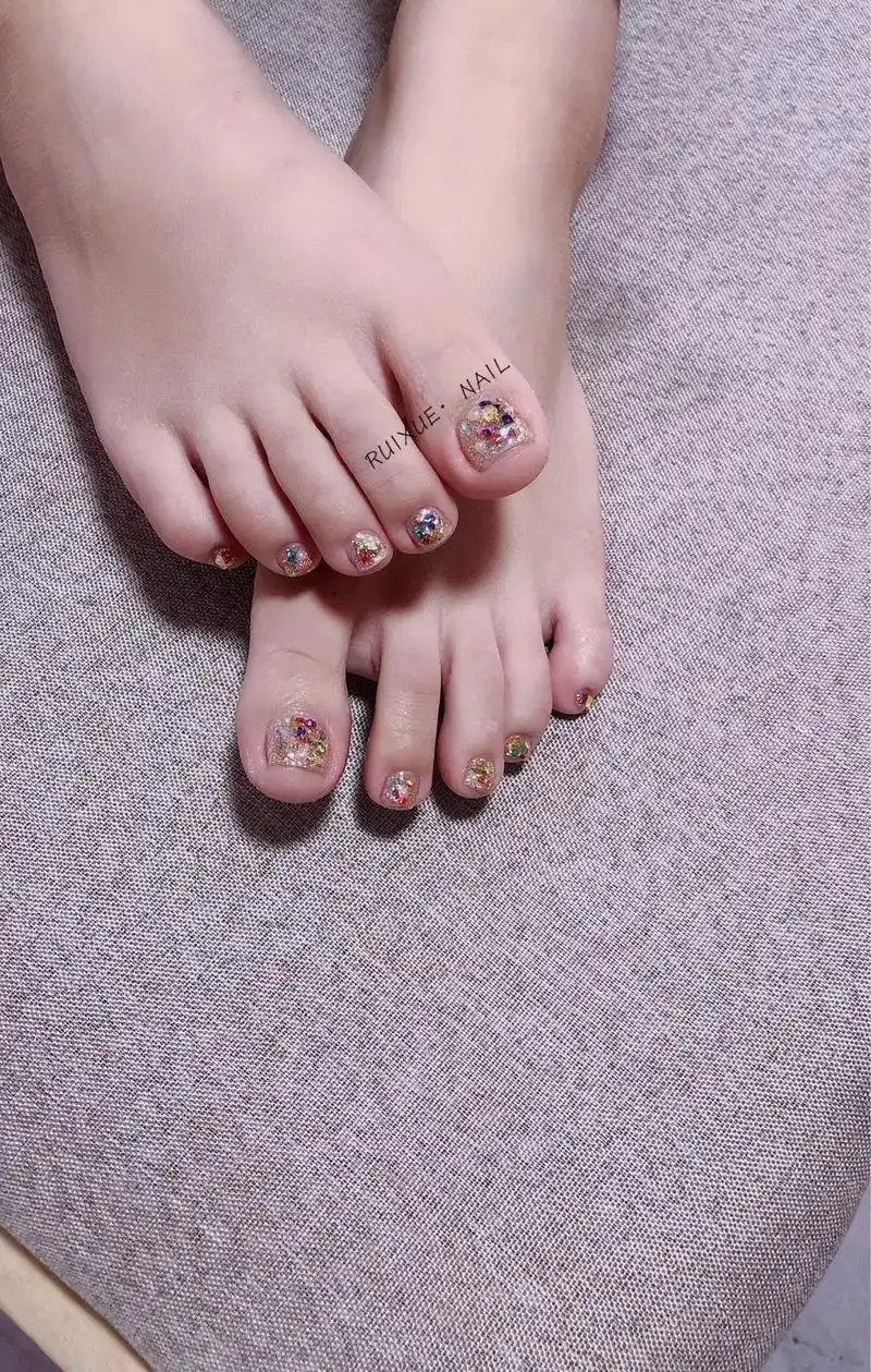 blingbling.#脚趾甲 #脚美甲 #短甲 #春天的色 - 抖音