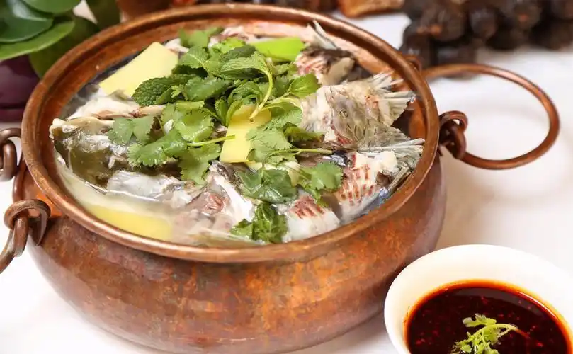 特色菜 - 铜锅鱼