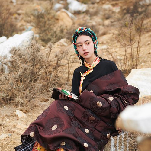 织锦复古织锦缎藏袍宽松华丽西藏藏族传统藏装女2022年新款