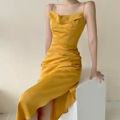 港风黄色吊带连衣裙女夏收腰显瘦修身抹胸露背吊带裙开叉长裙礼服