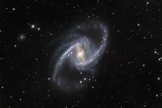 天炉座螺旋星系 ngc 1365