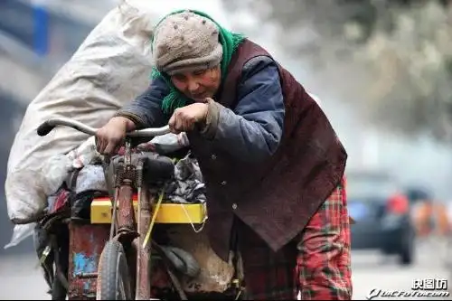 现实的社会为什么会那么的残酷呢