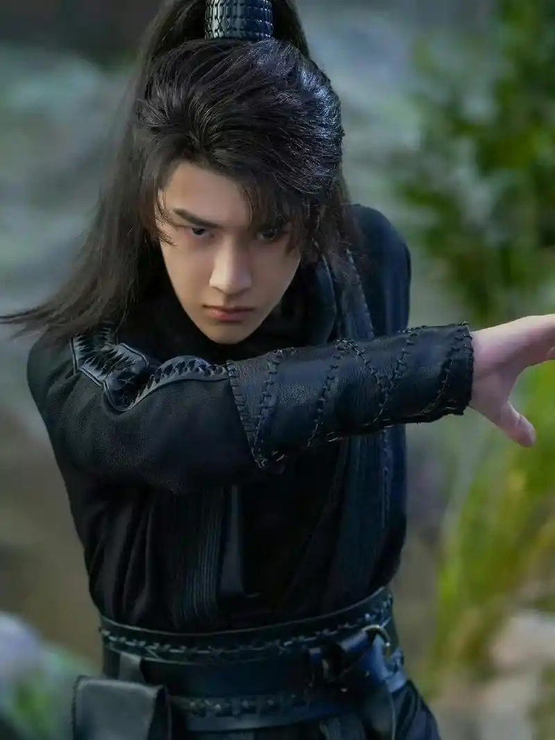 电视剧##有翡# 黑衣谢允好酷[比心]