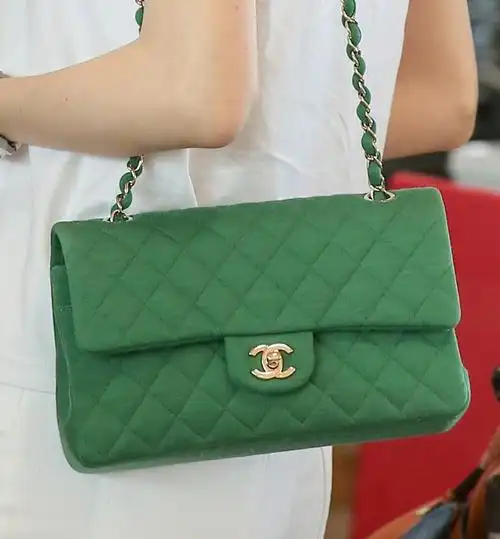 秋冬时尚搭配图片,圣诞季绿色包包篇