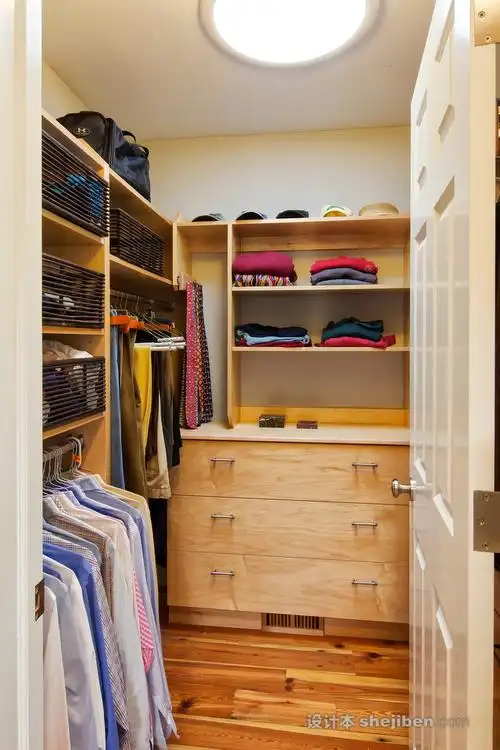 简约风格小衣帽间设计