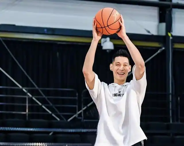 原创 优质偶像!林书豪捐款累计超300万!获球迷力赞!