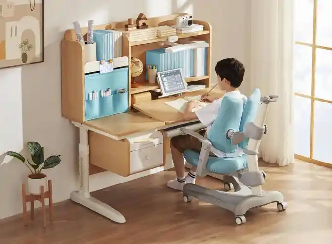 为更多的品质妈妈和家庭送上更专业,更护童的产品,成为儿童学习桌