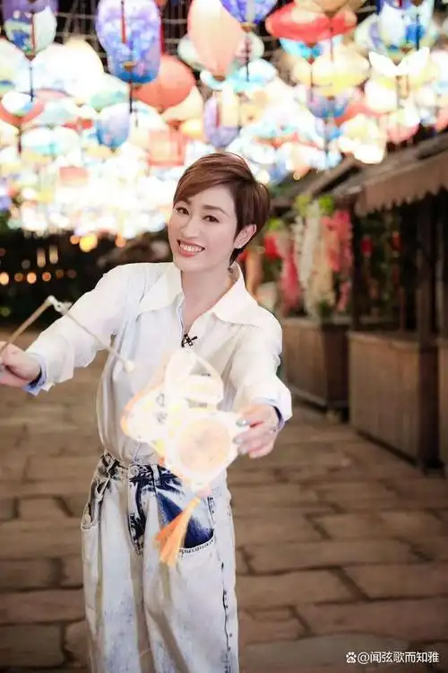 《巨人》——陈法蓉短发长腿惊艳众人,张卫健唇红齿白少年模样