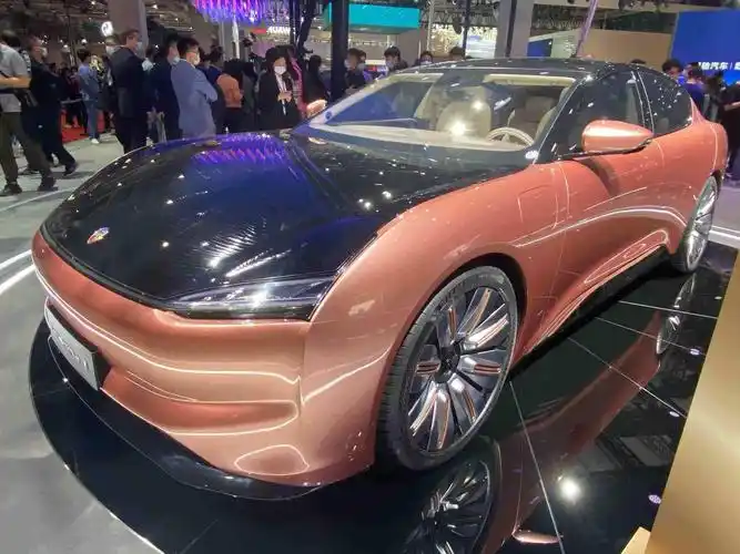 恒大集团旗下新能源汽车品牌恒驰汽车发布了旗下九款车型.