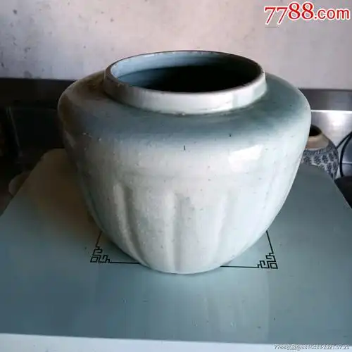 清代影青釉瓜棱大罐