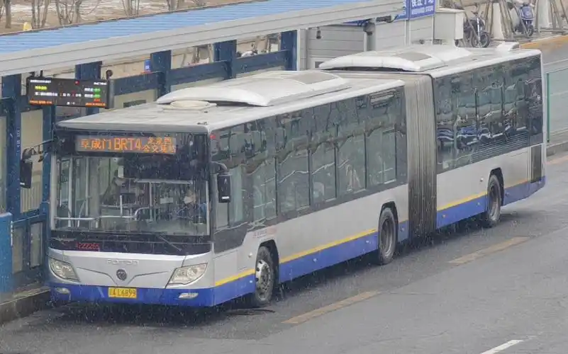 阜成直出抵京西,福后驰骋阜石路----"阜石路一哥"北京公交快速公交4号