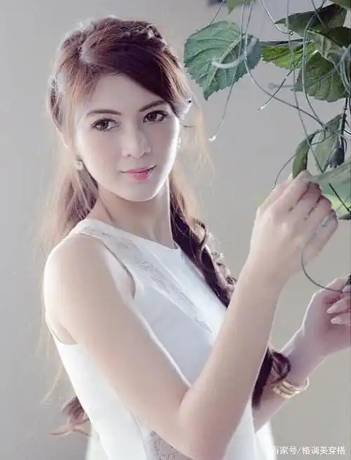 新加坡热带美女 水灵眼睛苹果肌 束腰搭配 仙女穿搭一身仙气