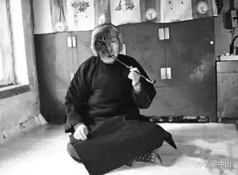 曾轰动一时的"借尸还魂"怪事:哈尔滨猫脸老太太事件!胆小勿入!