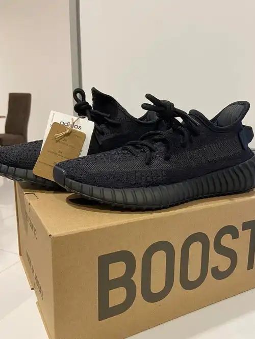 yeezy350v2  #椰子350  #adidas  #9890  #malaysia