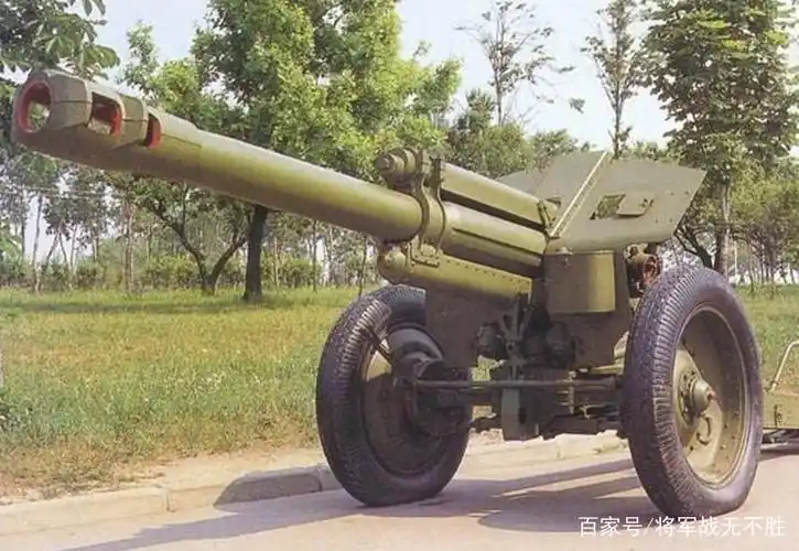 54式152毫米式榴弹炮是解放军炮兵团重榴炮营使用,这款火炮口径大威力